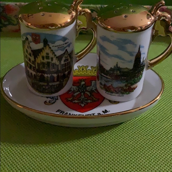 Frankfurt, saucer, salt and pepper shaker. - Picture 2 of 3